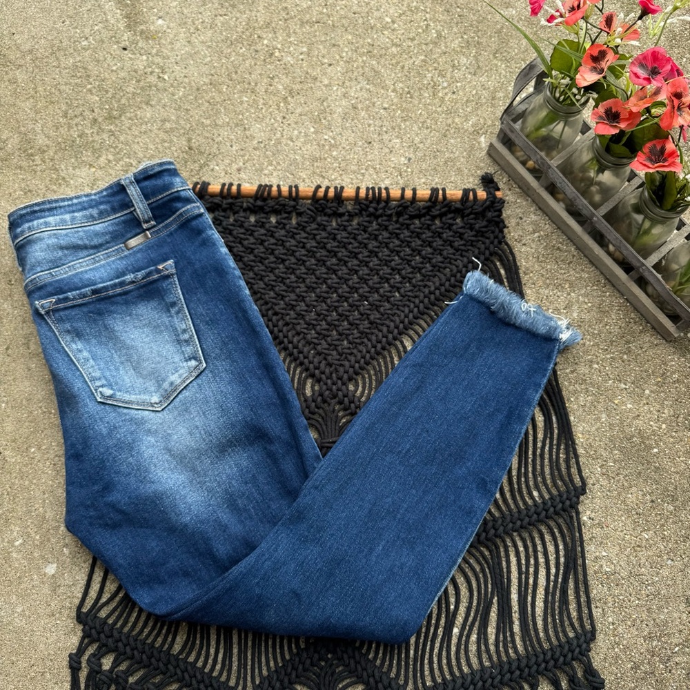 Kancan for Maurices Distressed Cropped Frayed Hem Jeans Size 29